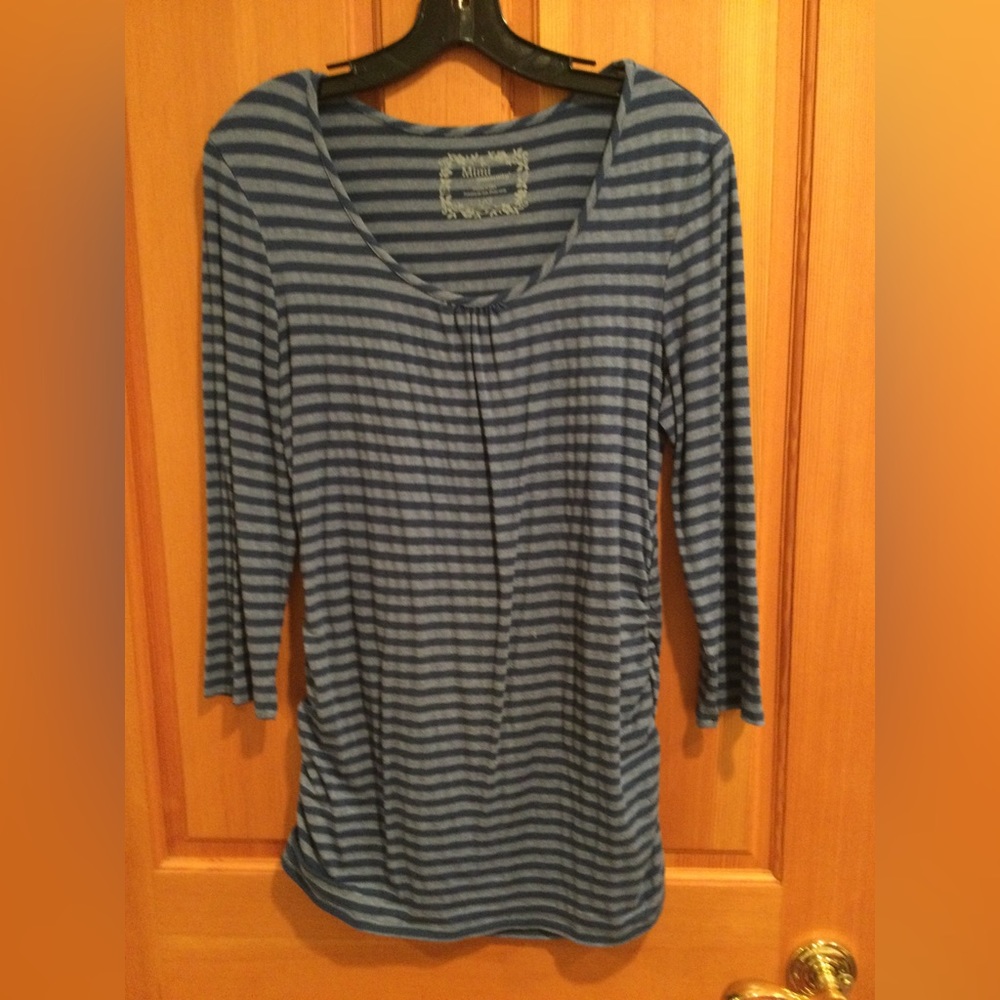 Maternity shirt/tunic style top